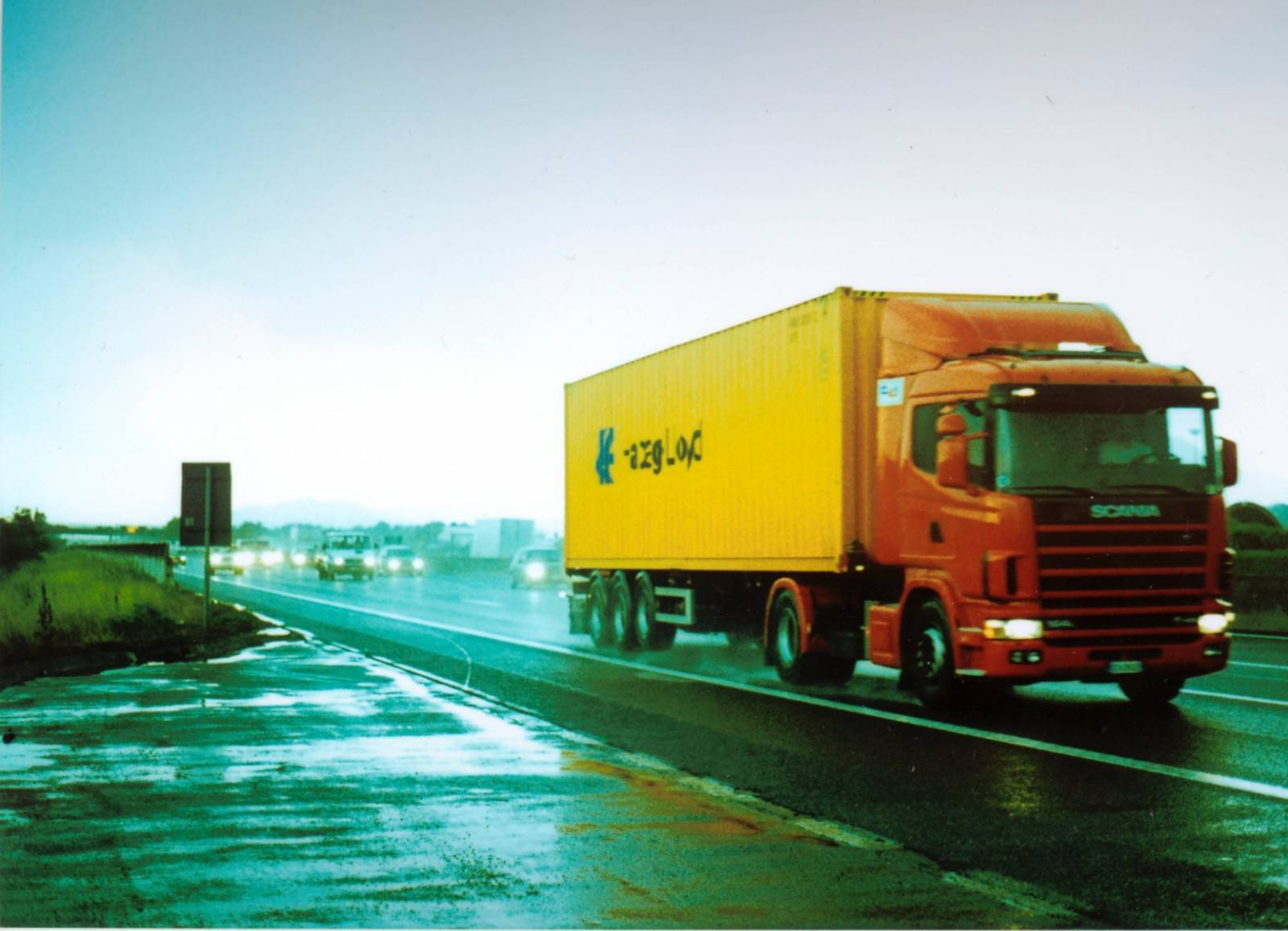 truck-1427133.jpg